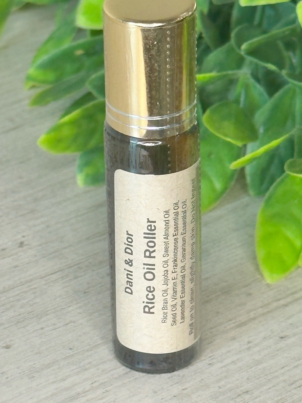 Rice Oil Roller – For natural skin hydration